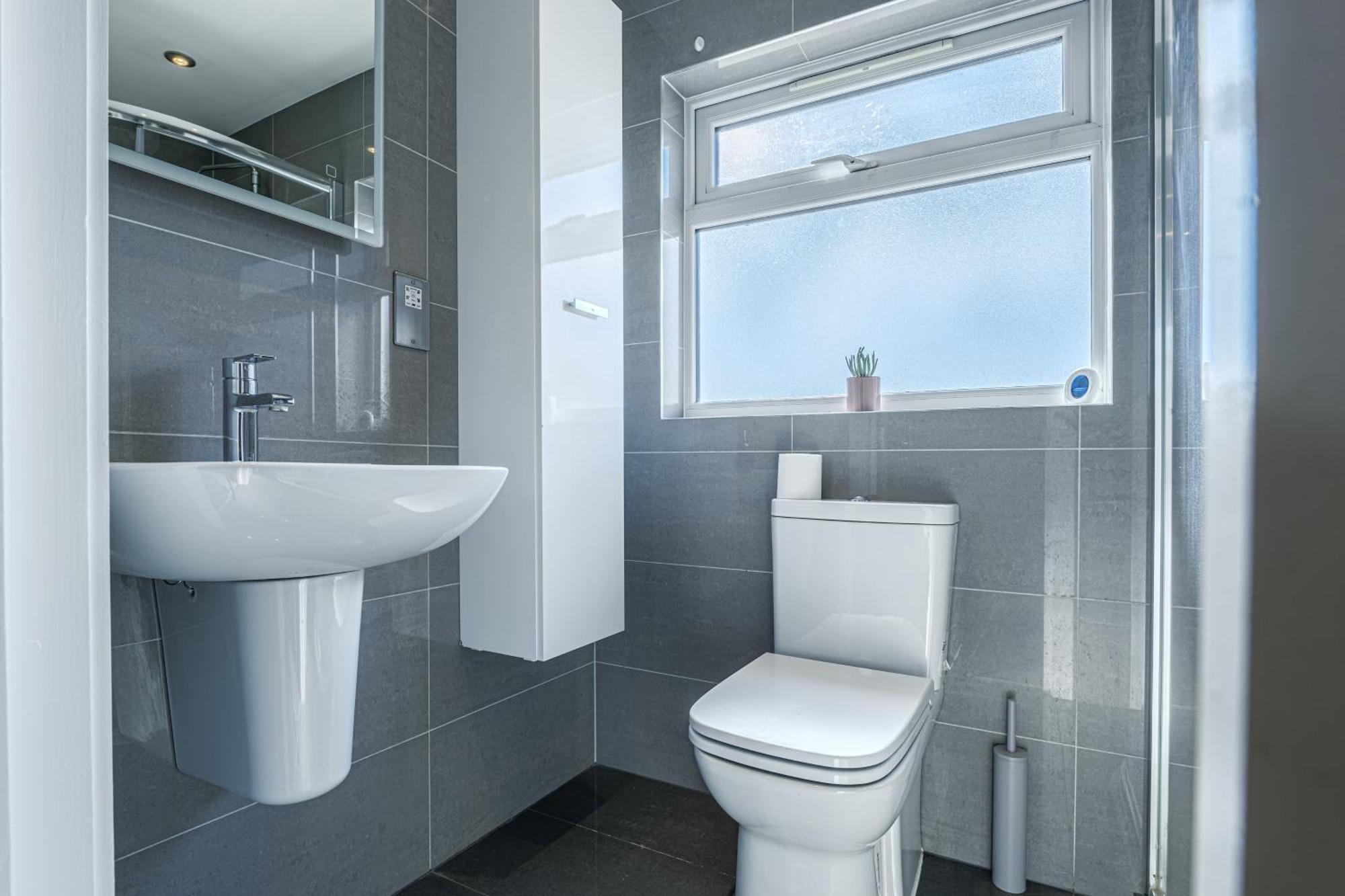 West Residence بروملي المظهر الخارجي الصورة