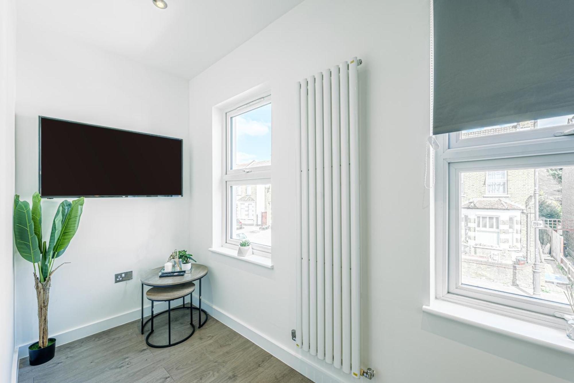 West Residence بروملي المظهر الخارجي الصورة