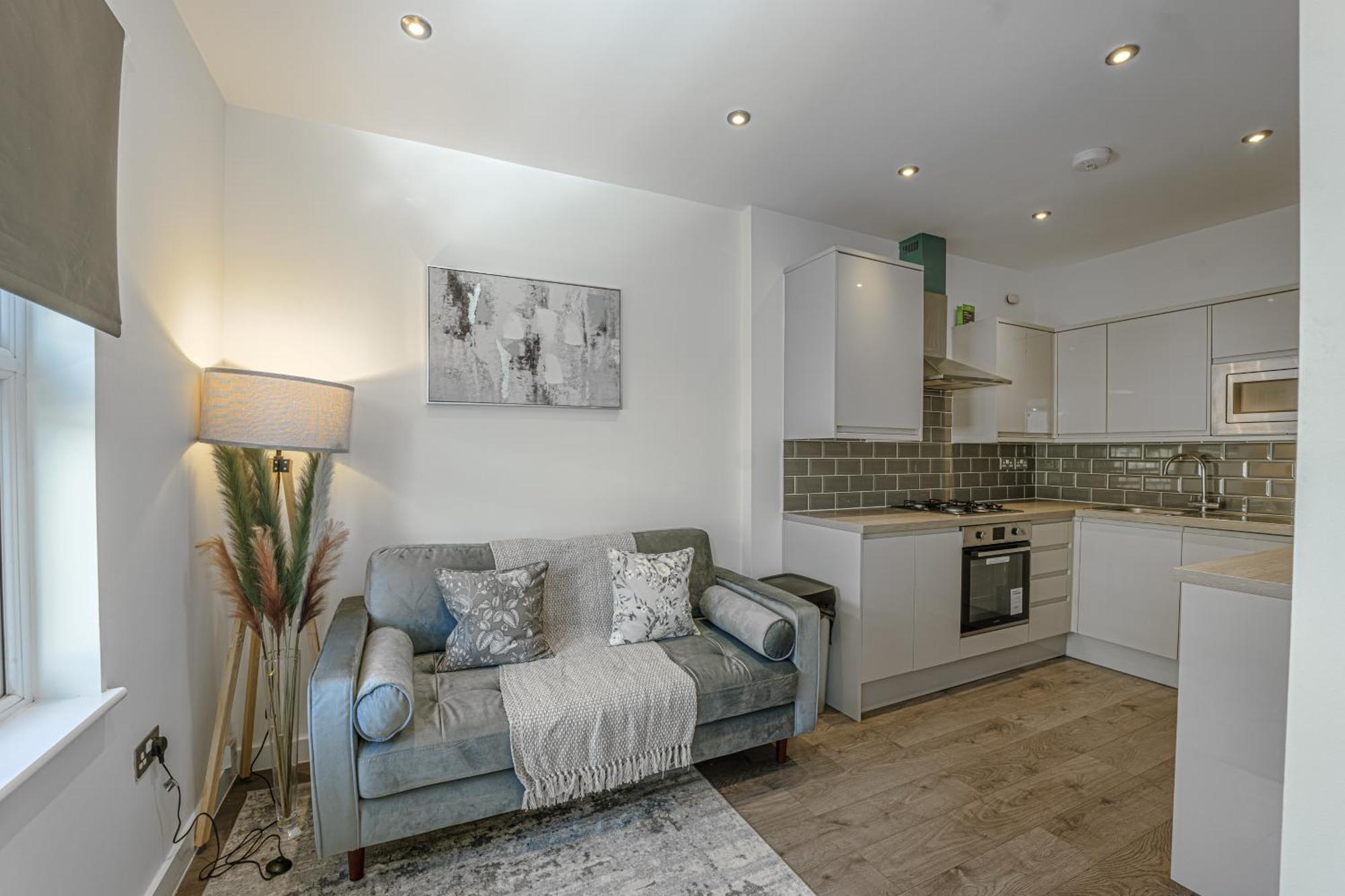 West Residence بروملي المظهر الخارجي الصورة